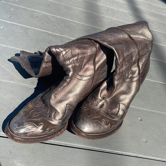 Boots - Picture 5 of 5